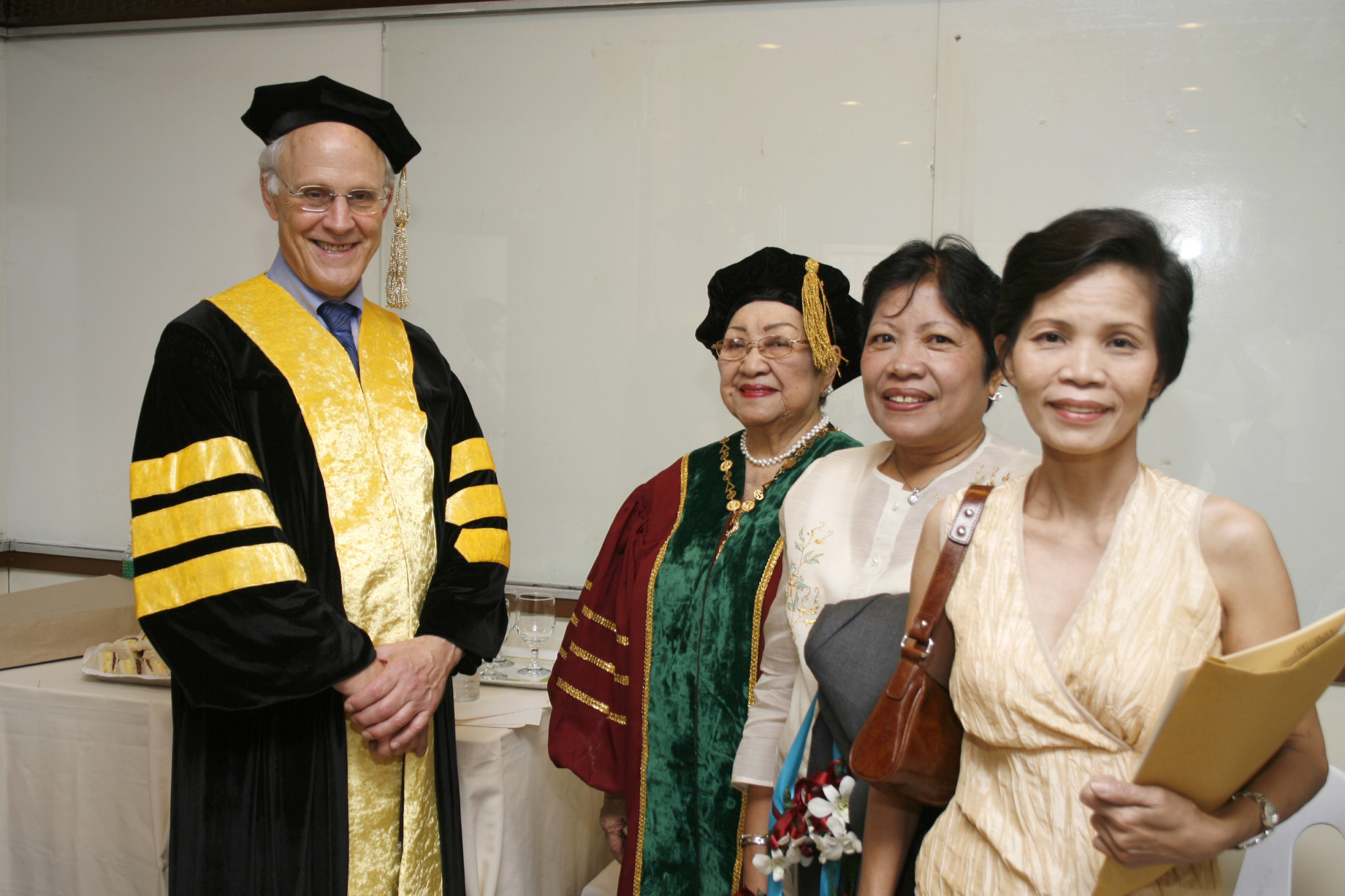 Physics Nobel Laureate Prof. David J. Gross being awarded an Honorary Doctorate Degree in Manila